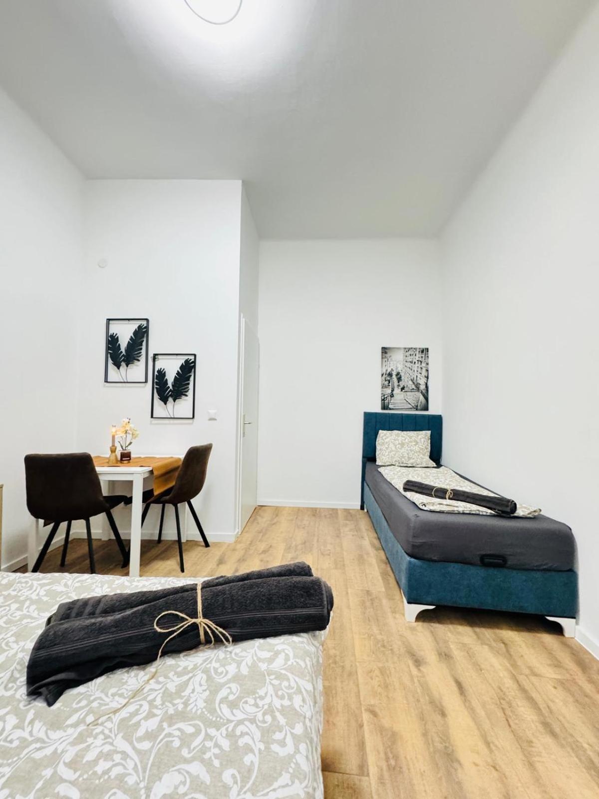 Apartment Comfortable 5br Shared 10 Minute Walk To Matzleinsdorfer Platz