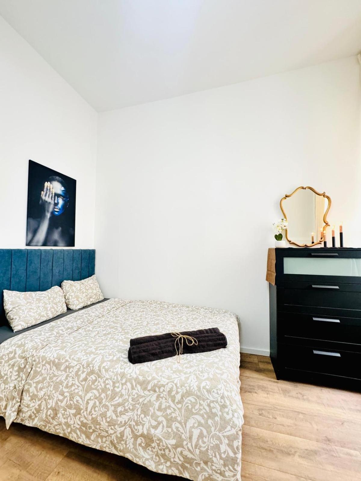 Comfortable 5br Shared 10 Minute Walk To Matzleinsdorfer Platz Apartment Wien