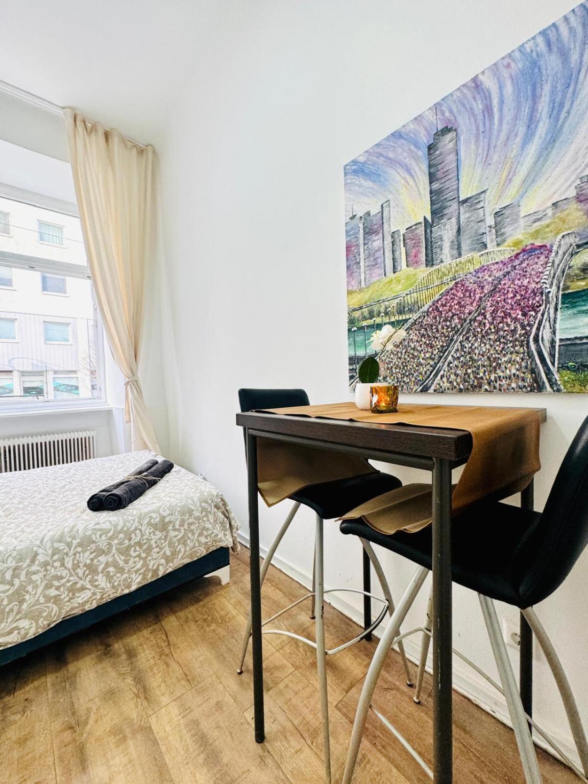 Comfortable 5br Shared 10 Minute Walk To Matzleinsdorfer Platz Apartment Wien